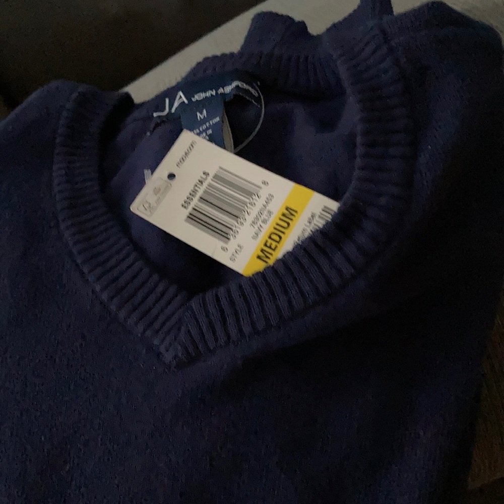 Brand new men’s John Asjford navy sweater